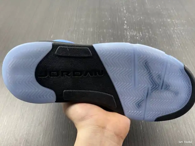1st Kicks DV1310-401 Jordan UNC 5 Air 0623